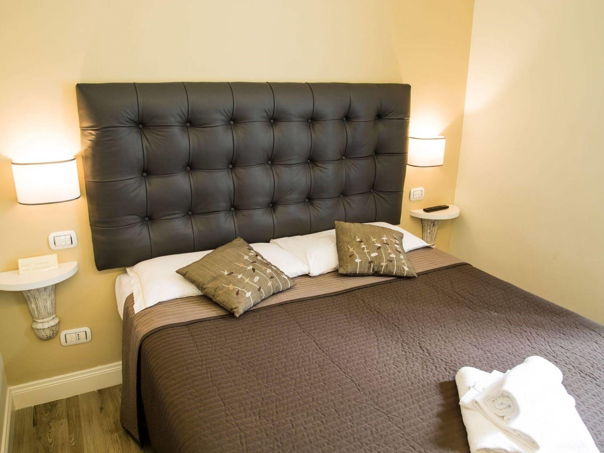 Bed and breakfast Cavour Forum 3*